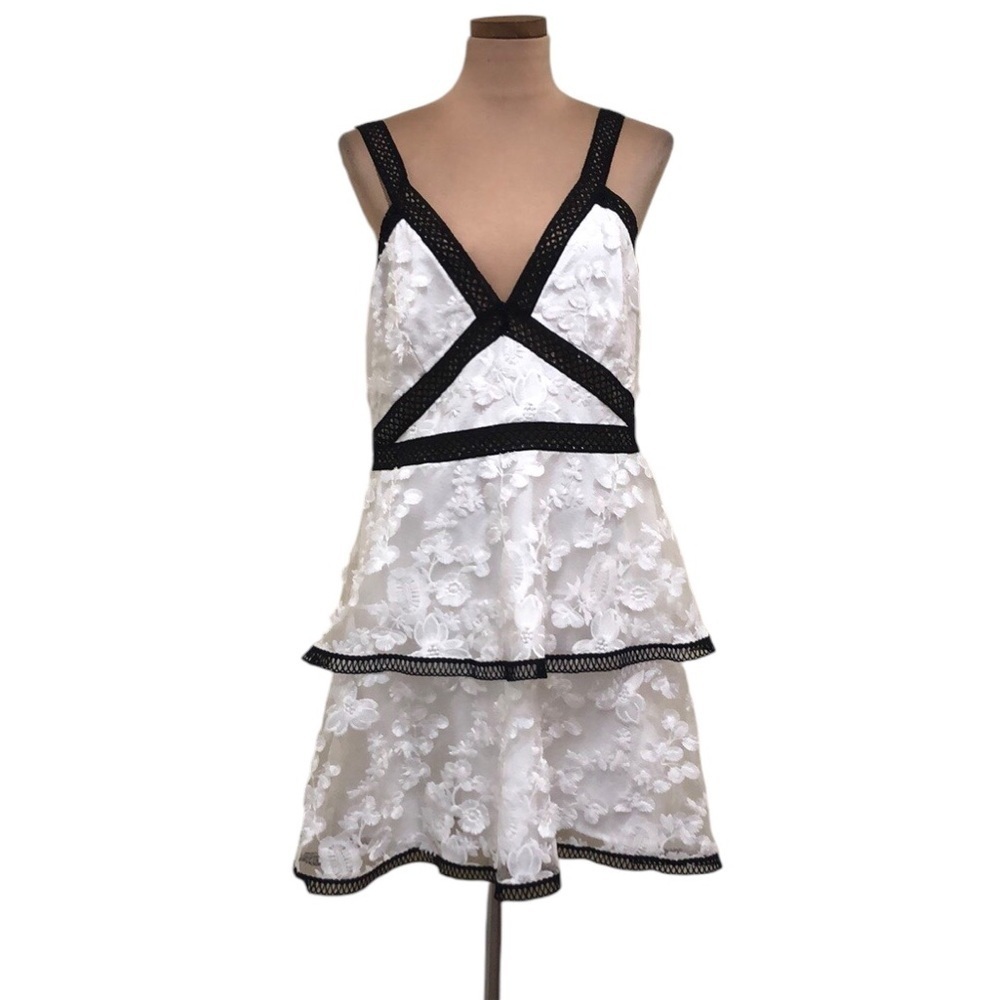 ASOS Dress Size 12 White Embroidered Floral Mini